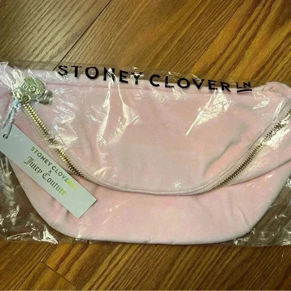 NWT Stoney Clover Lane x Juicy Couture Velour Velvet Fanny Pack Belt Bag Pink - Picture 3 of 3